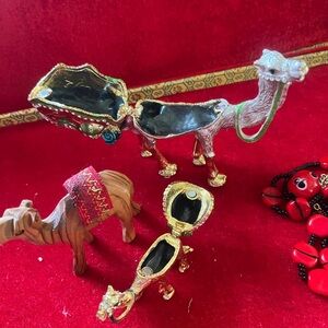 Decorative Camel Trinket Dish Set in Gold and Black